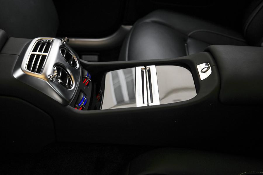 Детали интерьера Rolls-Royce Wraith by ONYX Concept 2019 года  (фото 17 из 36)